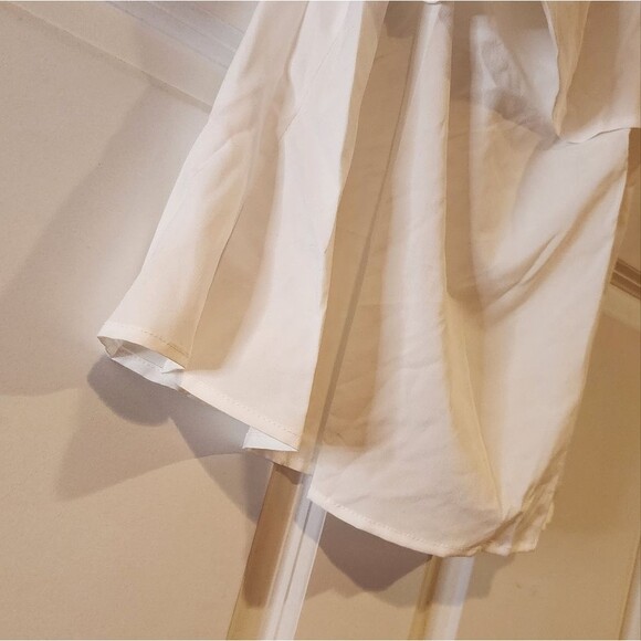 NWT Sherosa white lightweight off the shoulder blouse M - Picture 4 of 5